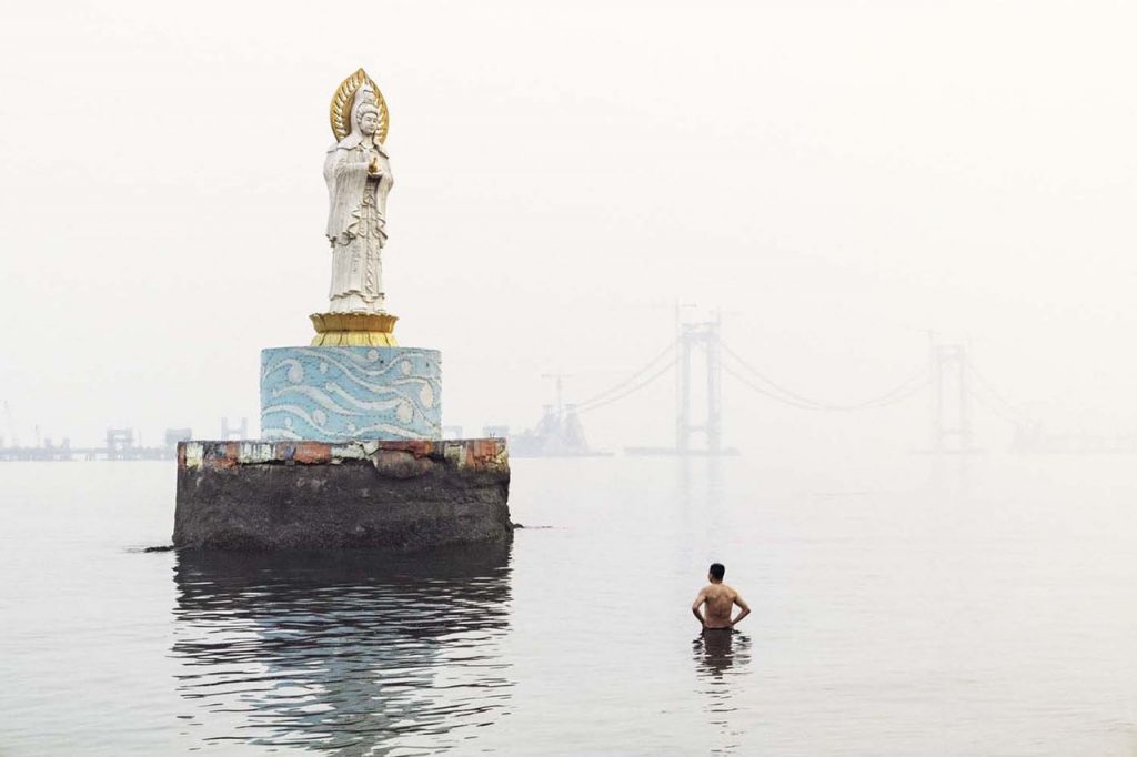 Catherine Henriette, conte d'été, Guan yin, la déesse de la mer, 2014 galerie Sit Down
