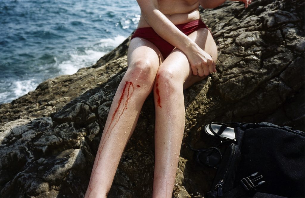 Série Un mince vernis de réalité, Calanques, 2001 ©Géraldine Lay courtesy of galerie SIT DOWN